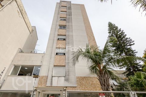 Image 10 - 918537
