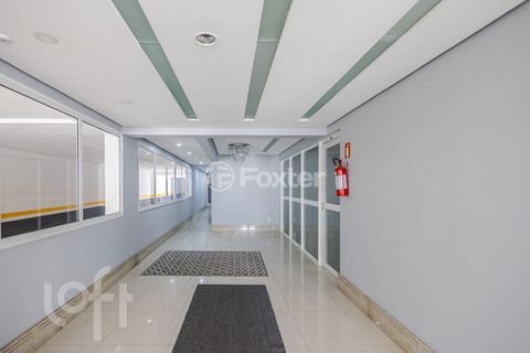 Image 4 - 918537