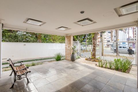 Image 11 - 918537