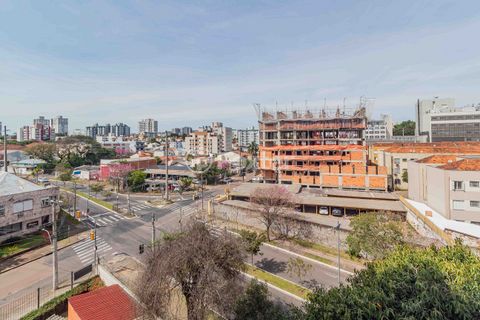 Image 16 - 918560