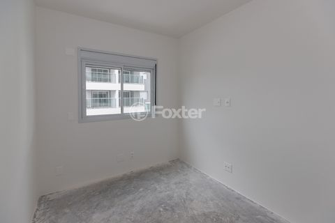 Image 19 - 918603