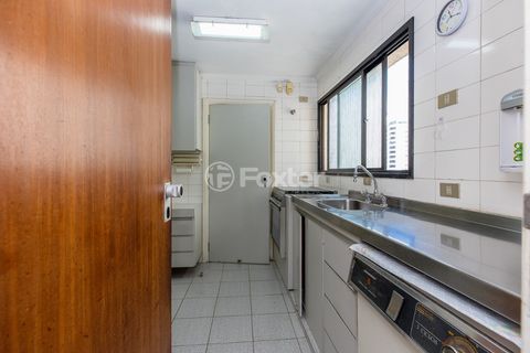 Image 13 - 918605