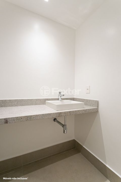 Image 11 - 918610