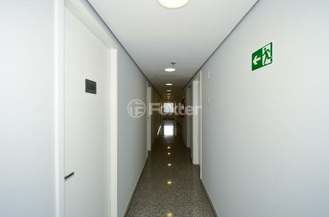 Image 19 - 918612