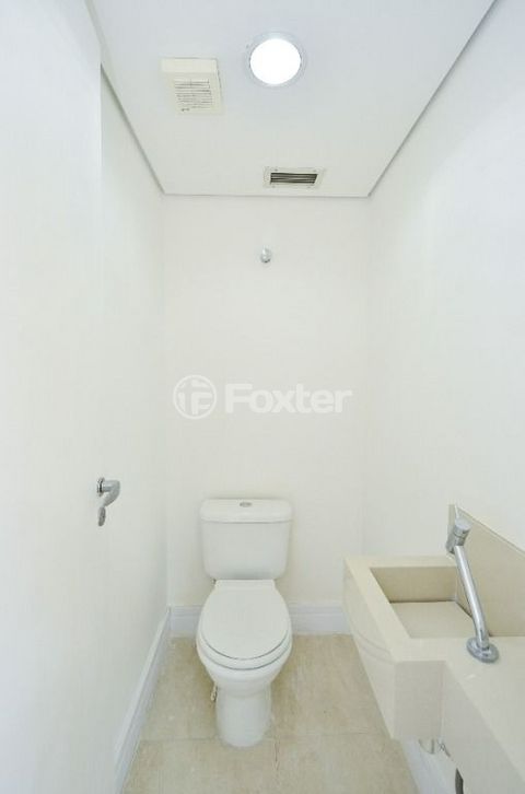 Image 4 - 918612
