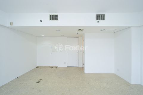 Image 17 - 918614