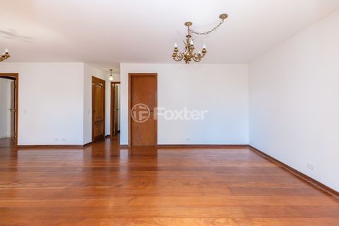 Image 11 - 918618