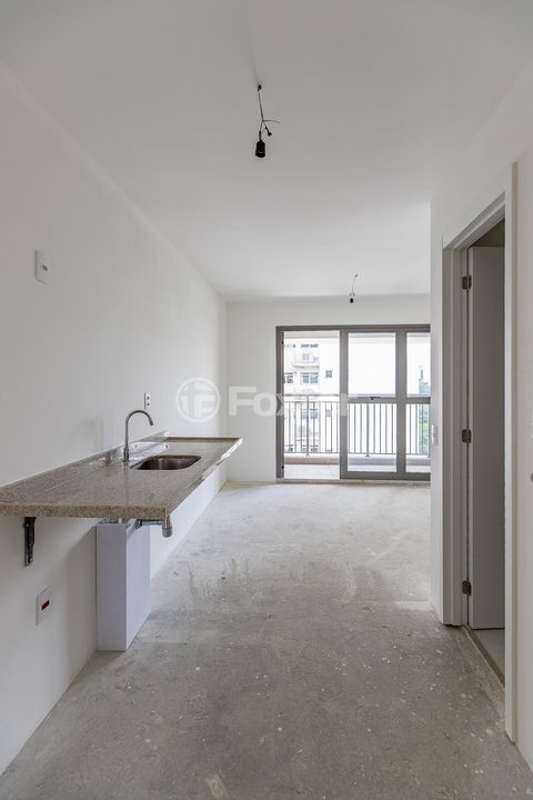 Image 1 - 918642