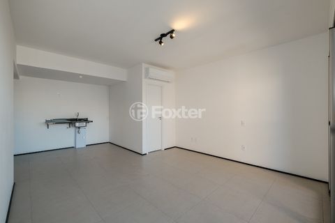 Image 4 - 918650
