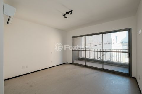 Image 1 - 918652