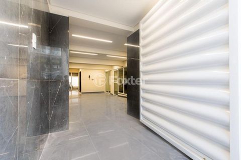 Image 17 - 918658