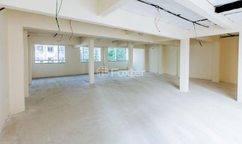 Image 19 - 918658