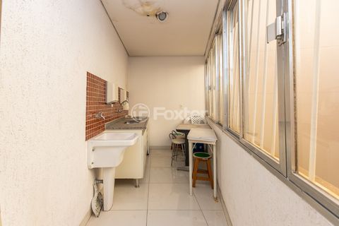 Image 12 - 918673