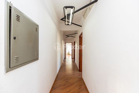 Image 17 - 918673