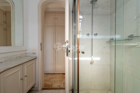 Image 19 - 918675