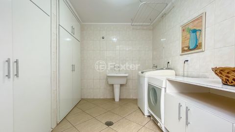Image 18 - 918677