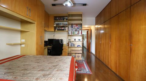Image 18 - 918678