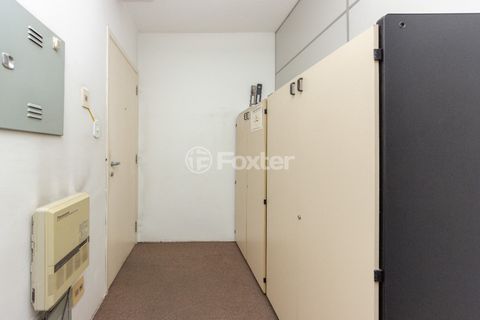 Image 10 - 918687