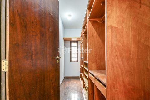Image 8 - 918690