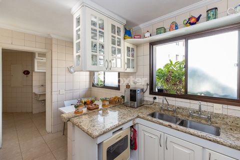 Image 19 - 918700