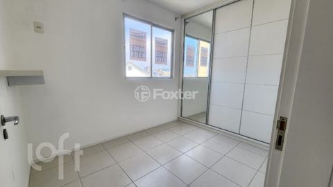 Image 15 - 918739