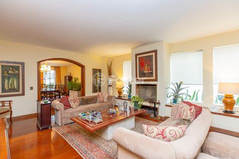 Image 4 - 918742