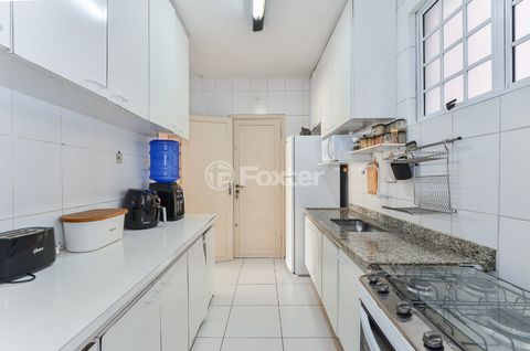Image 11 - 918752
