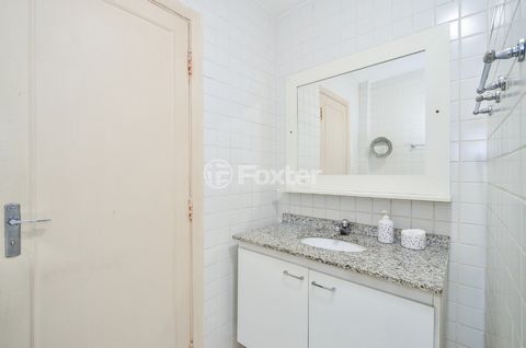 Image 15 - 918752