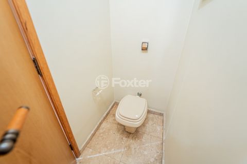 Image 10 - 918758