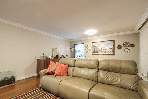 Image 9 - 918781