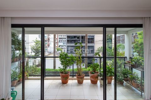 Image 12 - 918786