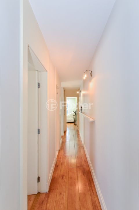 Image 12 - 918787