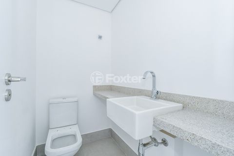 Image 17 - 918795