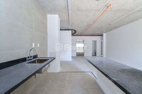Image 18 - 918807