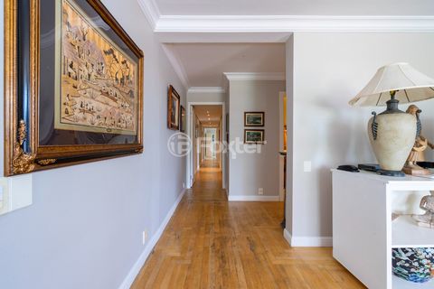 Image 19 - 918810