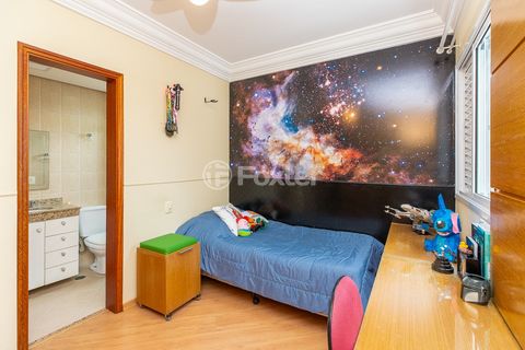 Image 17 - 918811