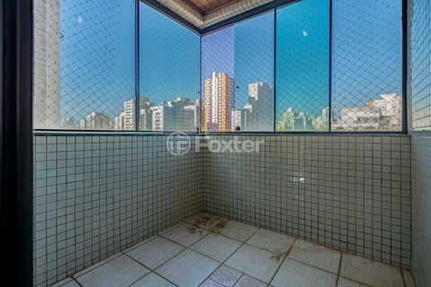 Image 3 - 918812