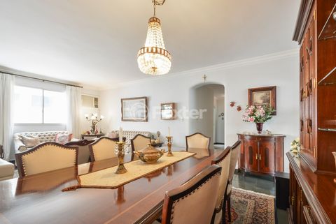 Image 11 - 918828