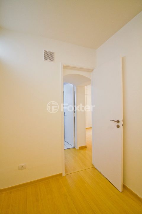 Image 4 - 918861