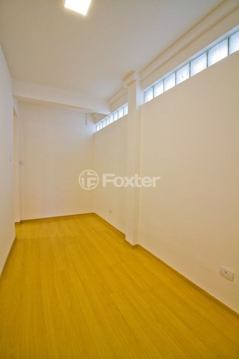 Image 11 - 918861