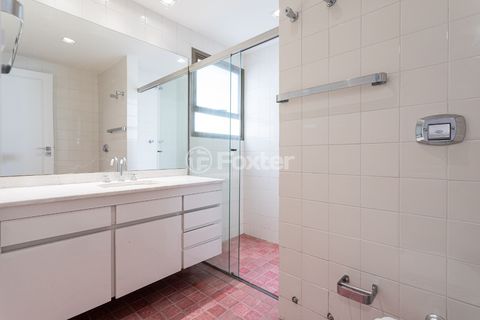 Image 11 - 918869