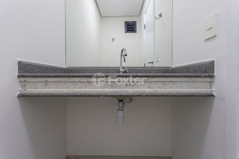 Image 5 - 918871