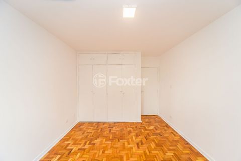 Image 3 - 918872