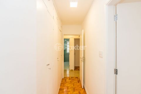 Image 8 - 918872