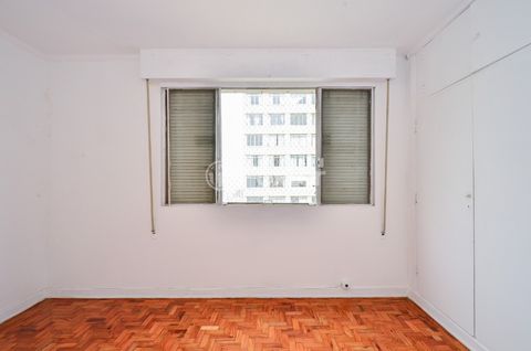 Image 8 - 918885