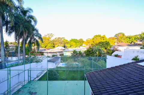 Image 8 - 918908