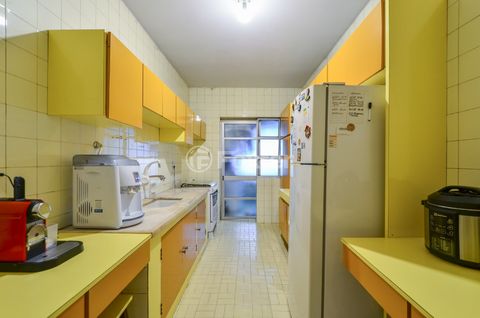Image 19 - 918923
