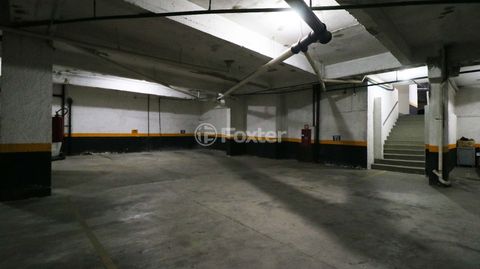 Image 8 - 918932