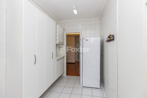 Image 16 - 918933