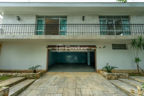 Image 10 - 918936